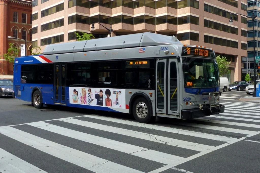 5 Must-Experience Bus Routes Connecting Iconic U.S. Cities